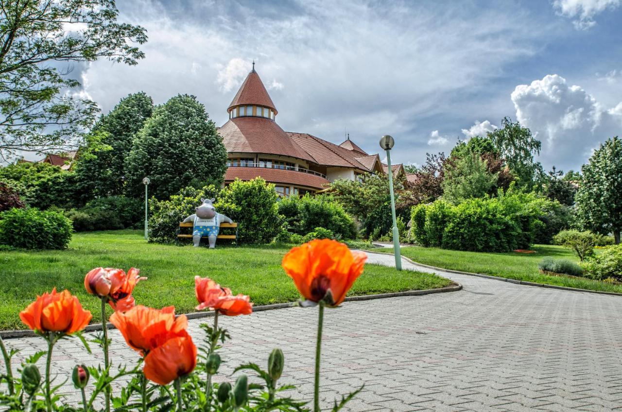 Kolping Hotel Spa & Family Resort Hévíz Buitenkant foto